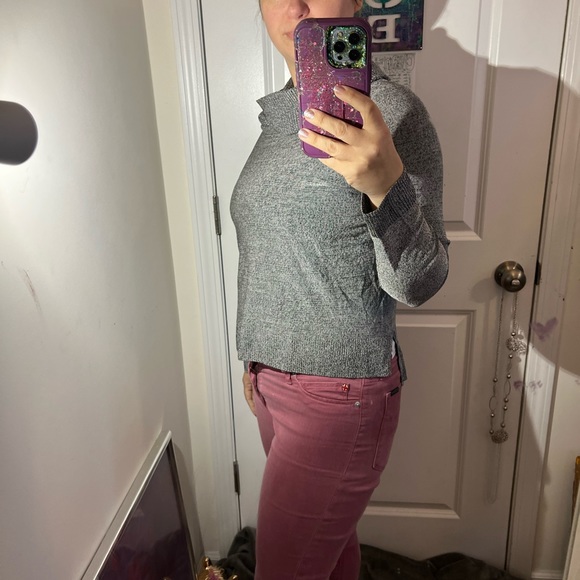 GRAY BLACK WHITE KNIT SWEATER COWL NECK SHORT SEE MEASUREMENTS SO CUTE SLINKY M - Picture 1 of 10